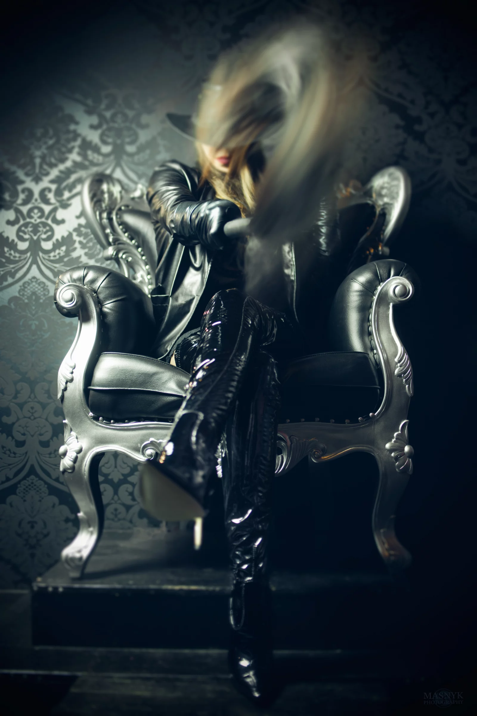 Feya Fortis – Fine Art Domination, künstlerisches Dominatrix-Fotoshooting