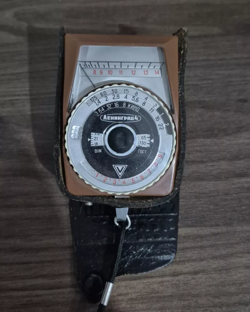 Vintage Leningrad 4 Selenium Light Meter