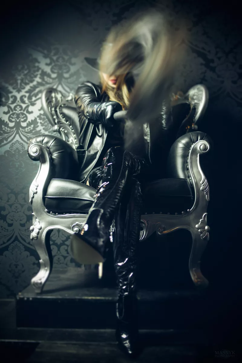 Feya Fortis – Fine Art Domination, artistic dominatrix photoshoot