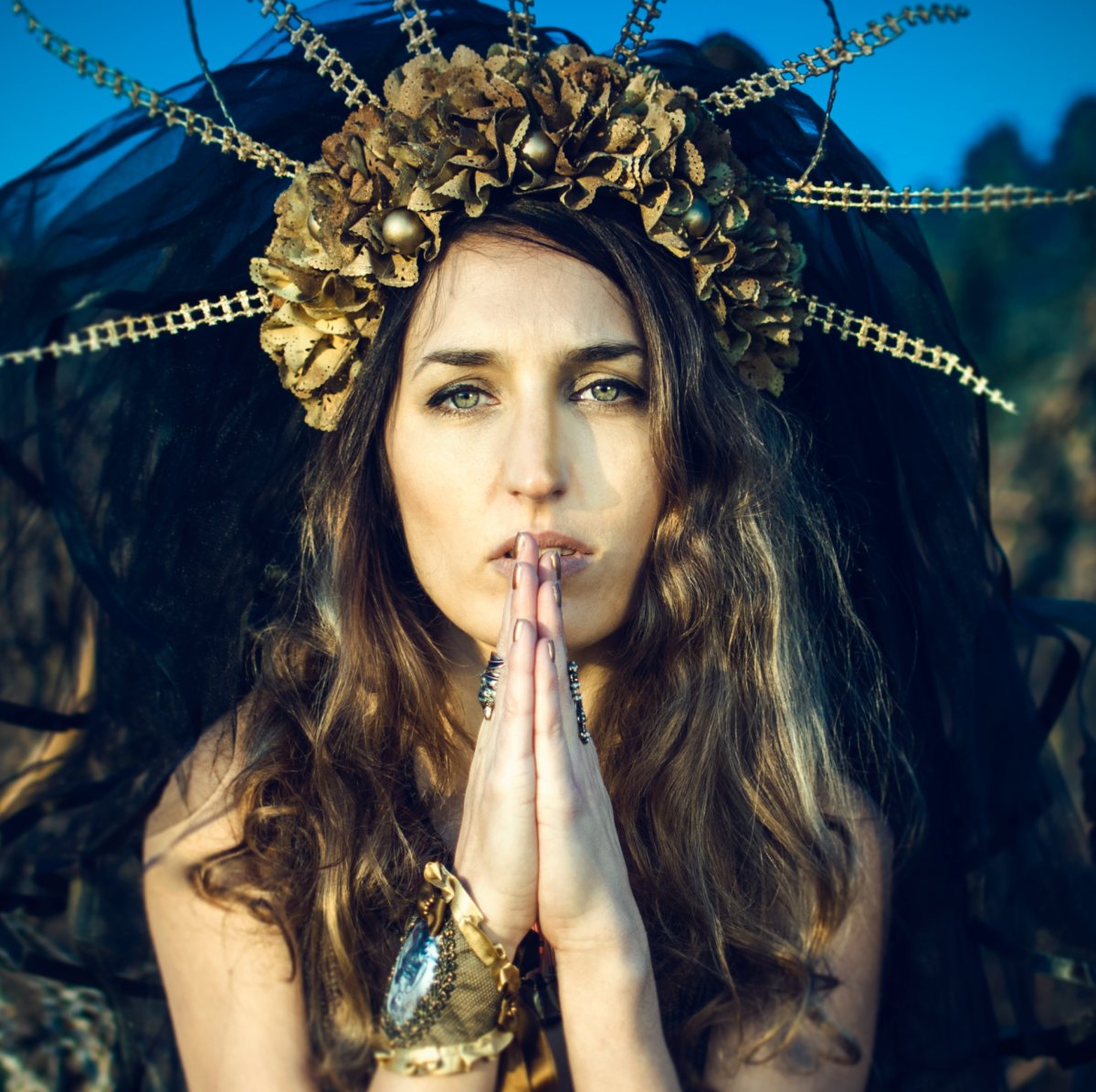 Kobieca sesja zdjęciowa w plenerze