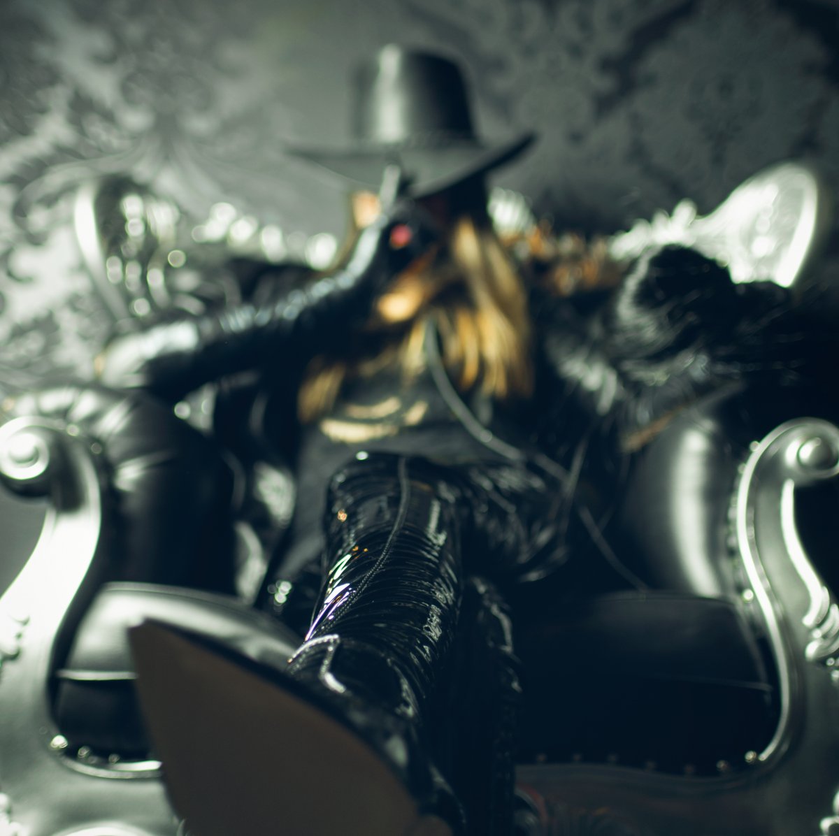 Feya Fortis – Fine Art Domination, artistic dominatrix photoshoot